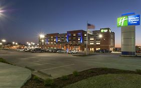 Holiday Inn Express & Suites - Dodge City By Ihg